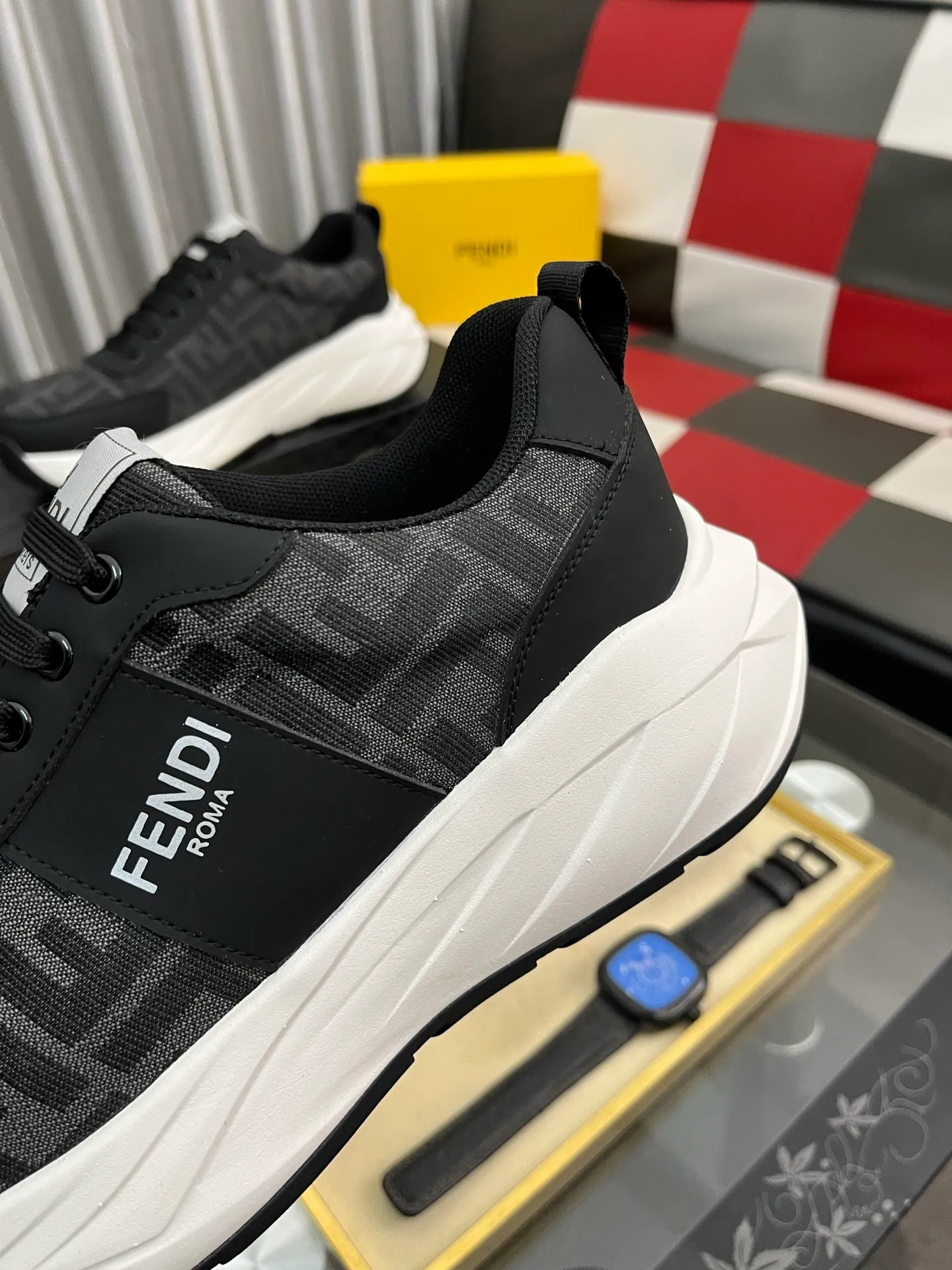 Ex-factory price: 438⌚️⌚️[Fendi] Fendi’s latest casual shoes for men! Available at counters simultaneously! A one-to-one replica of the original. Made entirely of imported top-grain calfskin, the interior is made of top-grain water-dyed cowhide, and the original factory-supplied rubber outsole. Leading new fashion concepts. Matching code: 38-442️⃣Colors available